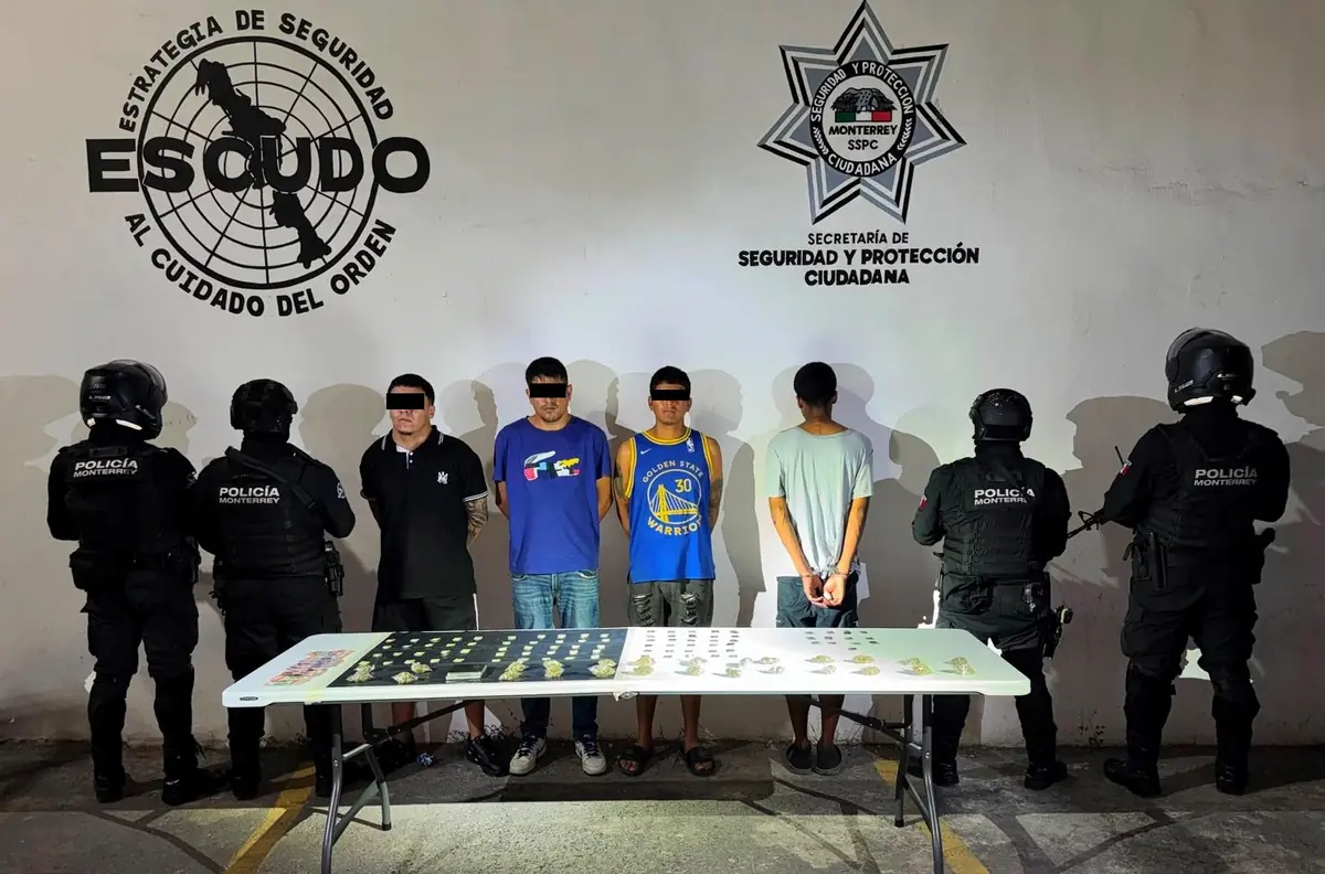 Detenidos en Monterrey por robos a negocios y posesión de droga.