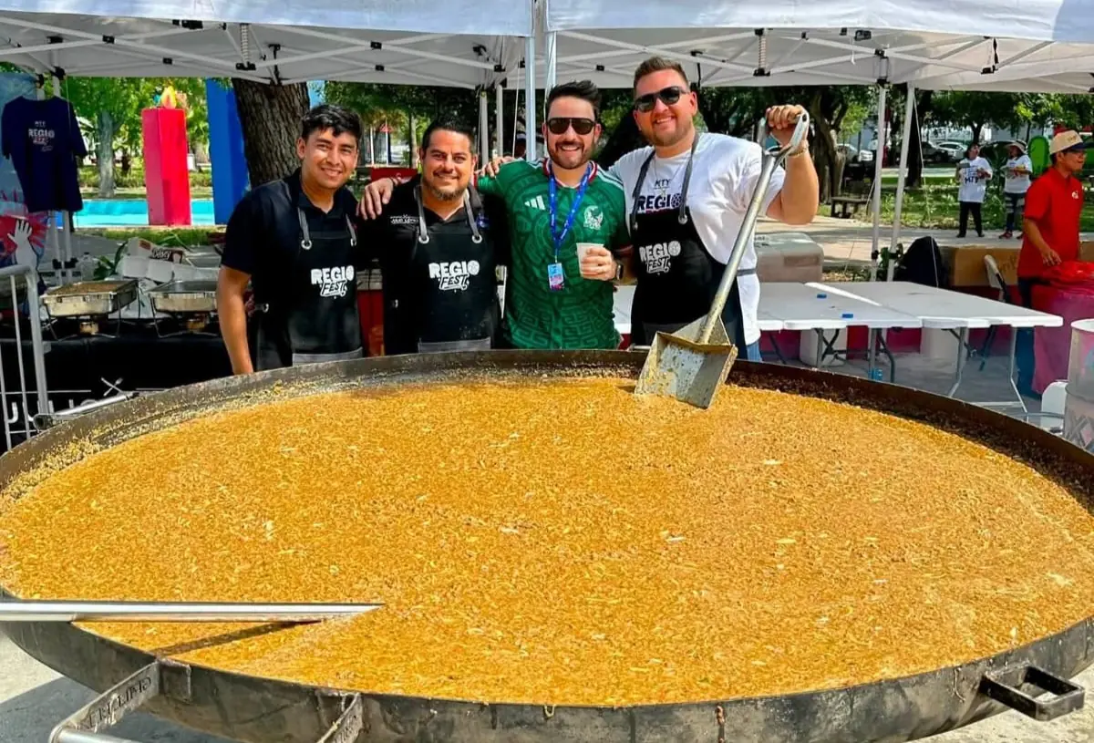 Los asistentes al evento disfrutaron de un platillo emblemático durante la Copa Mundial de la FIFA 2026.