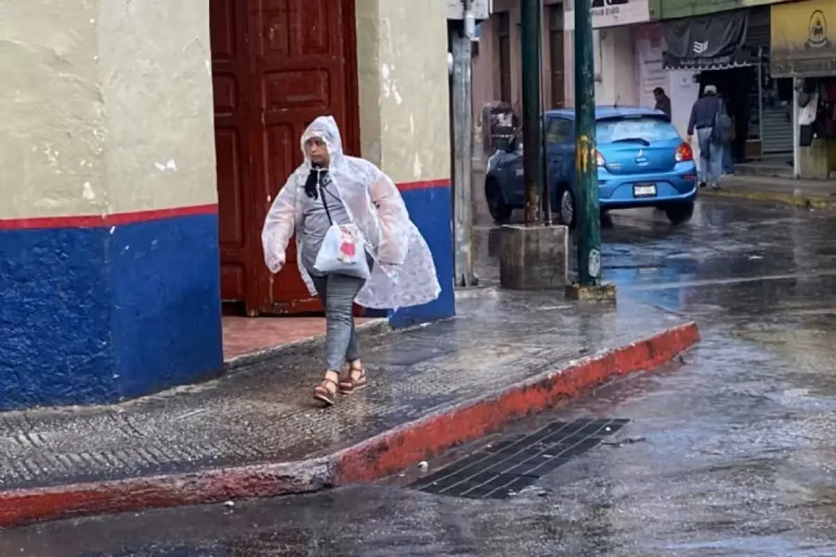 Las condiciones climáticas en Yucatán para este viernes incluyen calor extremo y probabilidad de lluvias.