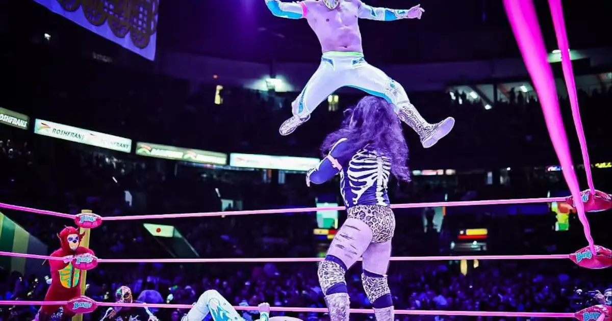 La lucha libre y el fútbol se unen en un evento especial en la Arena México.