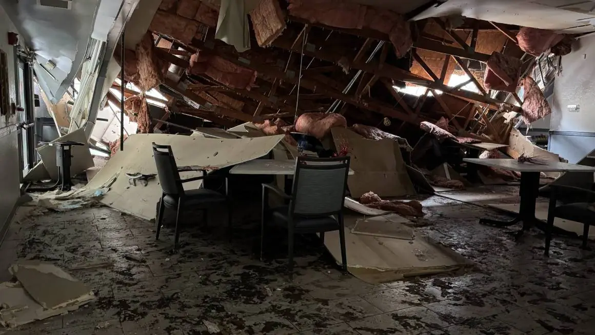 La estructura del centro de cuidados se derrumbó, sin reportes de heridos.
