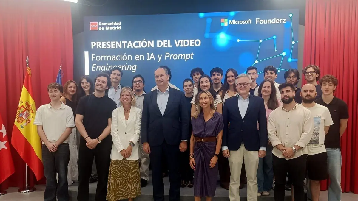 La iniciativa busca alcanzar 100.000 alumnos en dos años con formación en Inteligencia Artificial.
