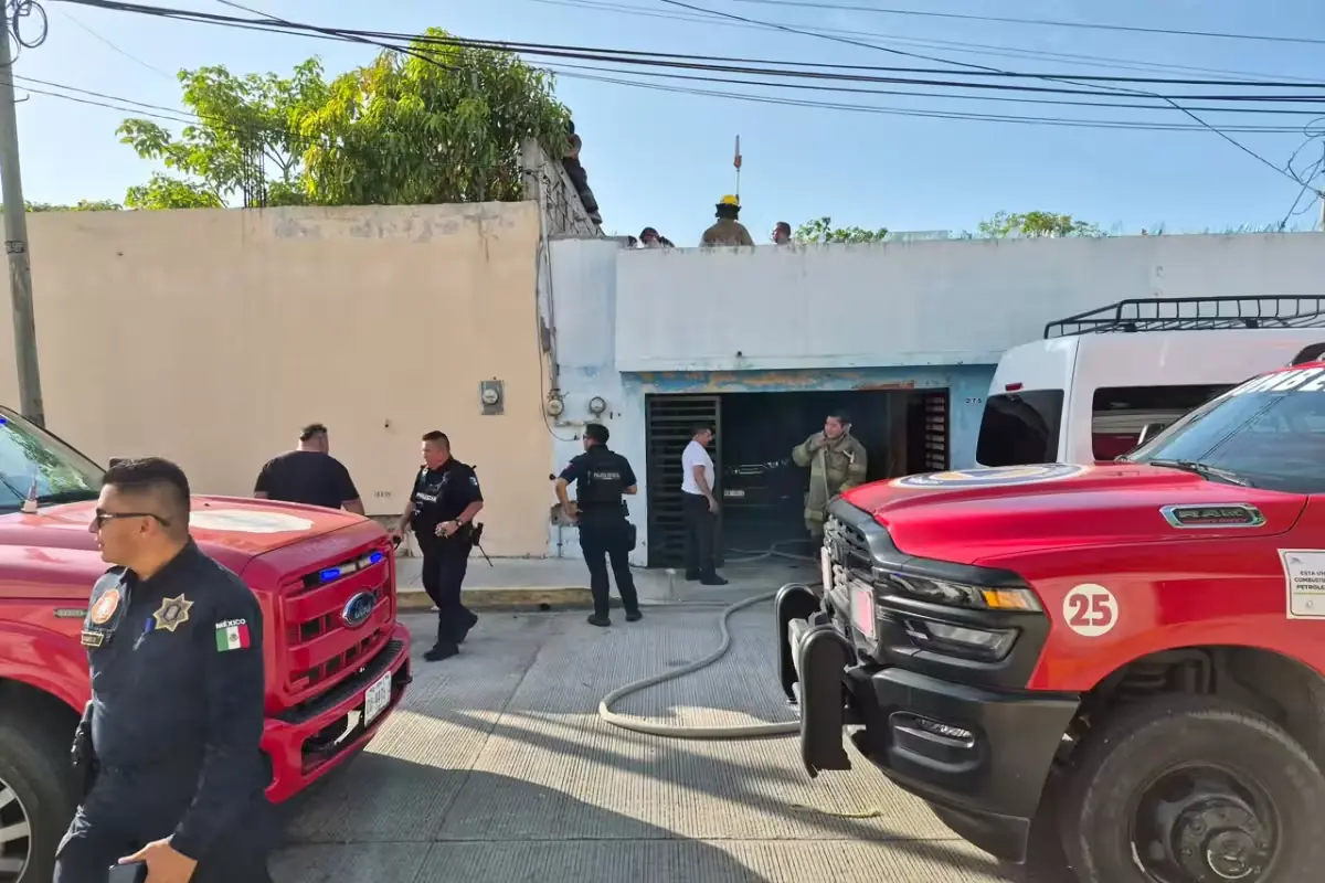 Cuerpos de emergencia respondieron rápidamente a un incendio menor en un taller mecánico, evitando mayores daños.