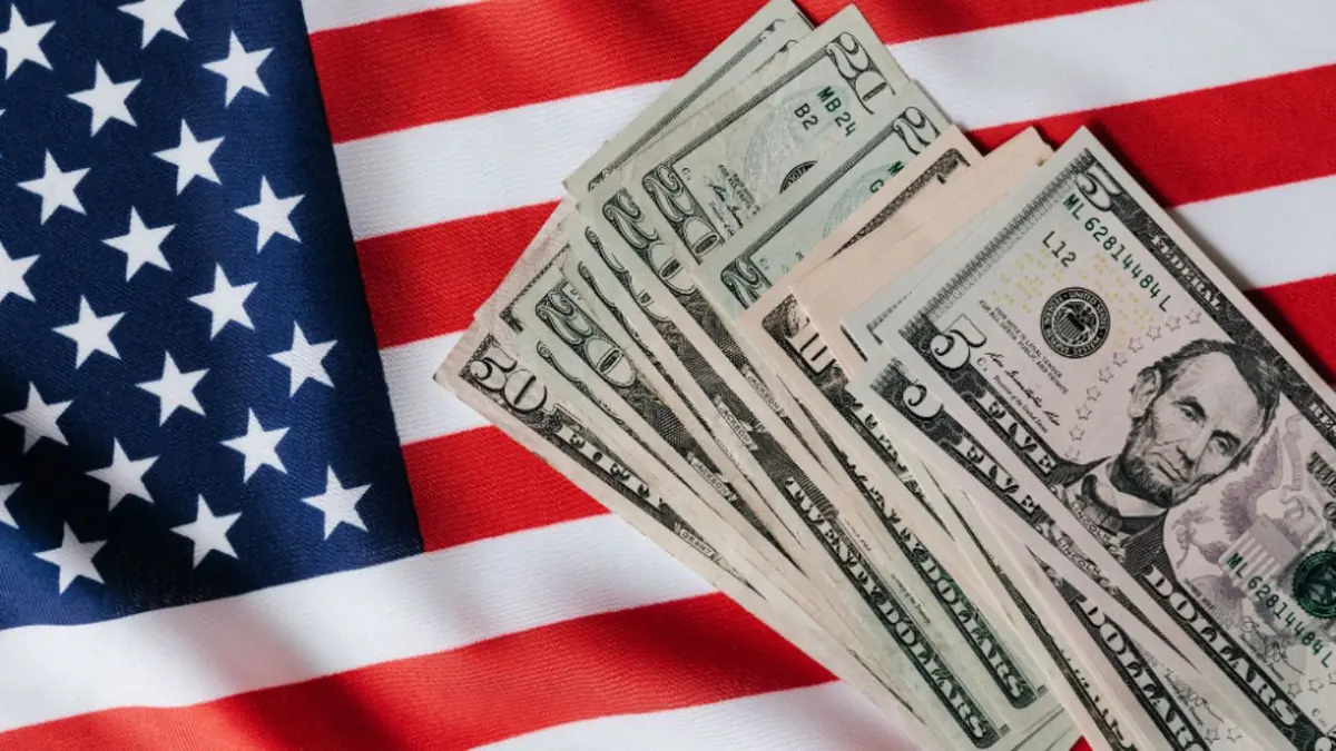 El peso mexicano muestra estabilidad frente al dólar, ideal para planificar compras internacionales.