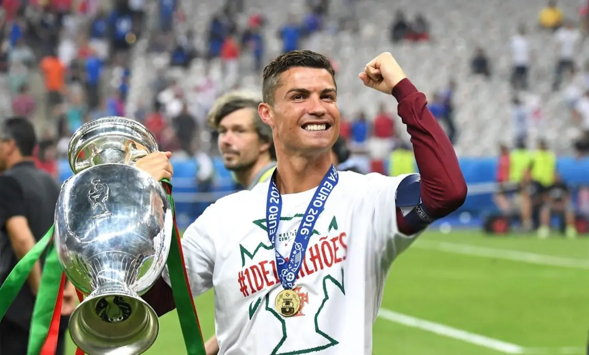El futbolista amplía su carrera en el entretenimiento como productor y actor.