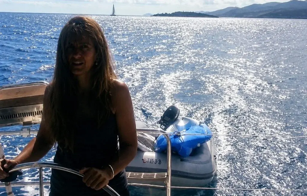 Virginia Cecilia Erreguerena fue extraditada y enfrentará juicio por múltiples fraudes en reservas de viajes.