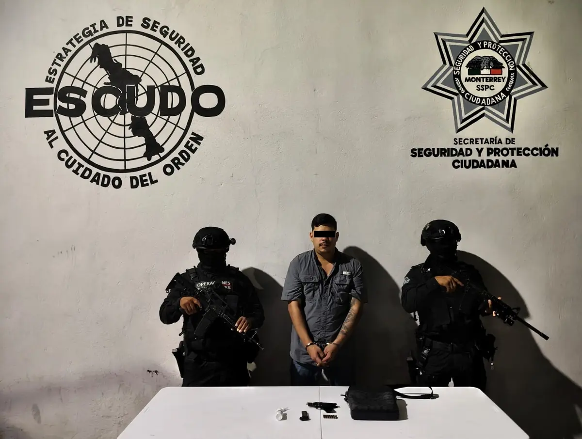 La Policía de Monterrey intensifica operativos en la colonia Leones para combatir delitos.