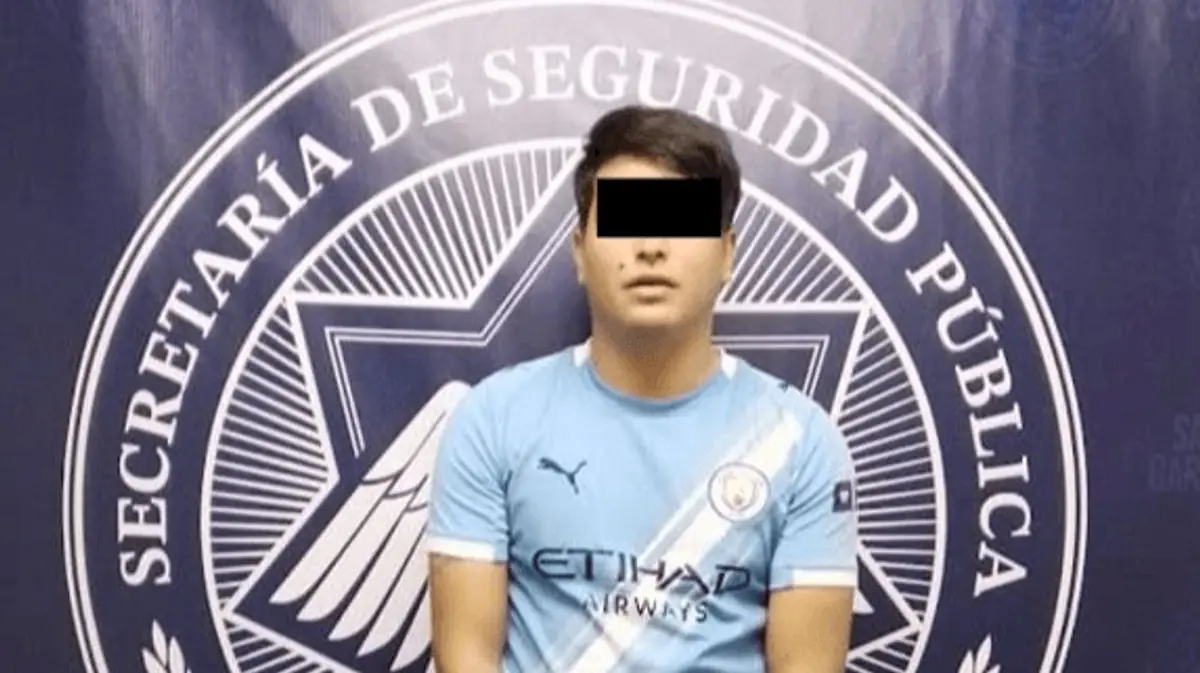 Un hombre de 25 años fue arrestado tras ser sorprendido con marihuana y herramientas para pesarla.