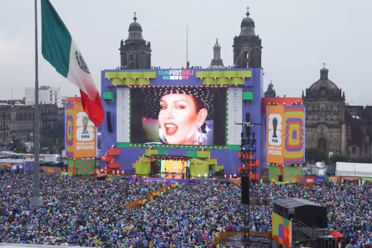 2.57 millones de personas disfrutaron de la experiencia futbolística en la Plaza de la Constitución.
