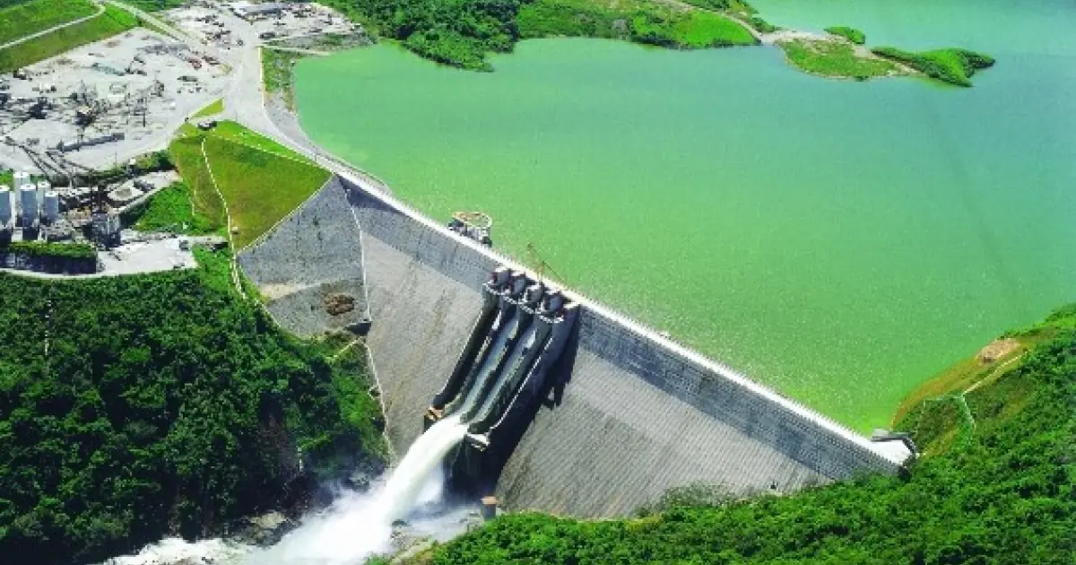 Posibles bloqueos en Antioquia amenazan la operación de centrales hidroeléctricas clave para el suministro eléctrico nacional.