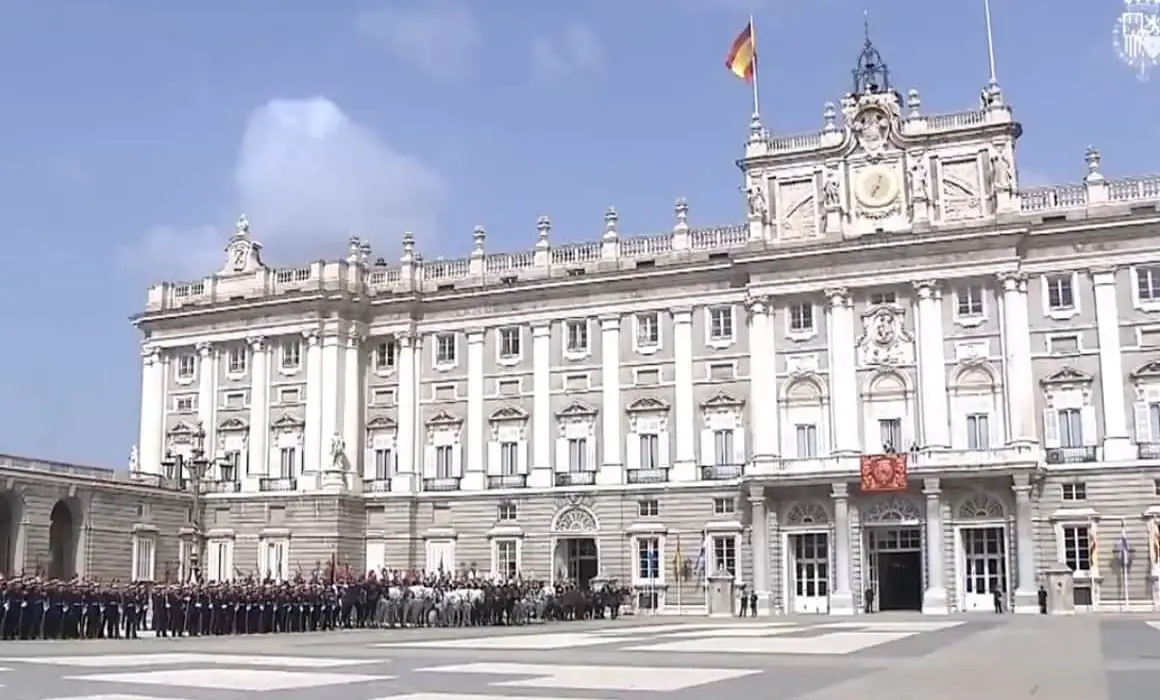 La esperanza de vida en España supera los 83 años, destacándose como referente en longevidad.