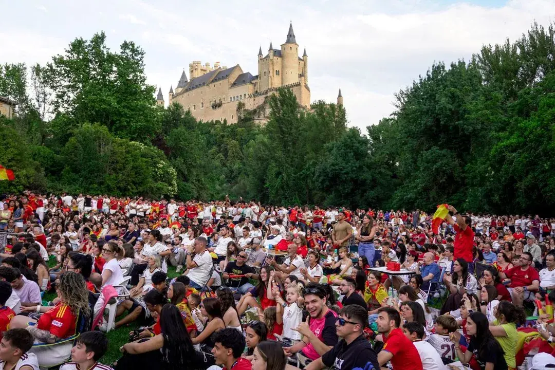 La selección española conquista Segovia y asegura su lugar en la final tras 16 años.