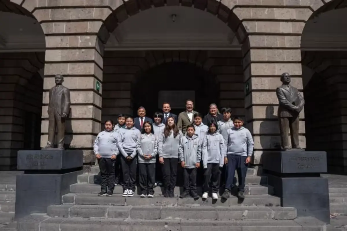 Reconocen a 11 niños y niñas de Yucatán por su excelencia académica y esfuerzo en la Ciudad de México.