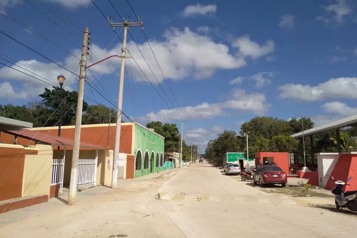 Comunidades de Hopelchén se enfrentan a escasez de agua por apagones prolongados en la región.