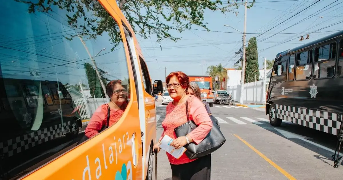 Un programa de transporte gratuito beneficia a más de 45 mil habitantes en la zona.