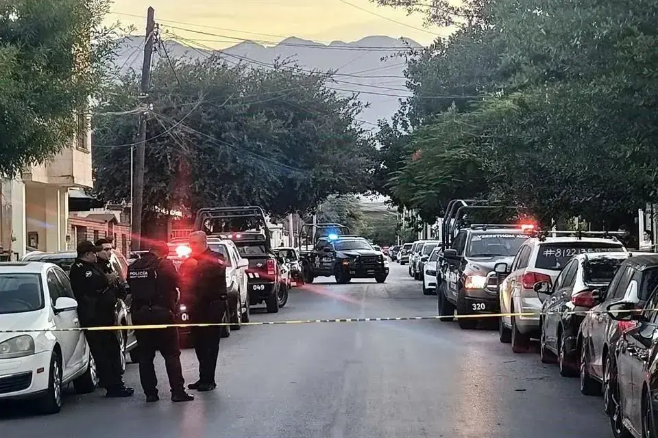 La policía investiga un posible homicidio tras el hallazgo del cuerpo en una vivienda.