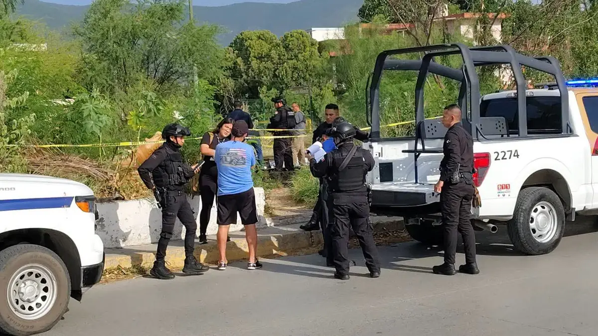 Las autoridades investigan las circunstancias del accidente en el cruce ferroviario.