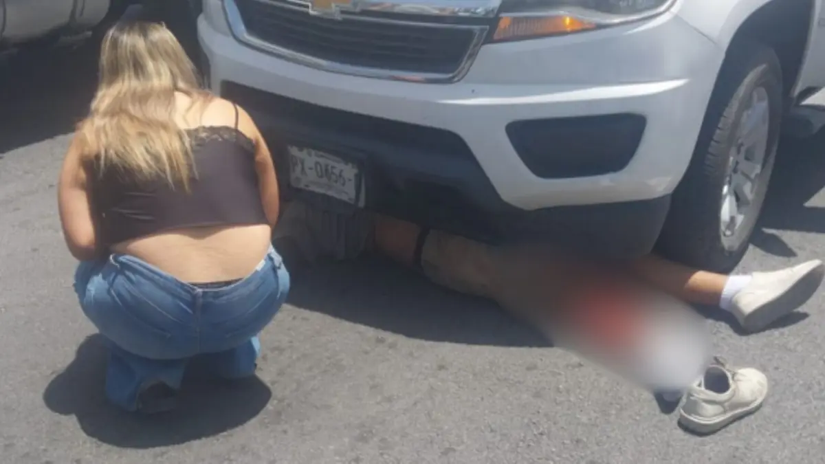 Un hombre de 38 años fue rescatado luego de quedar atrapado bajo un vehículo en Guadalupe.
