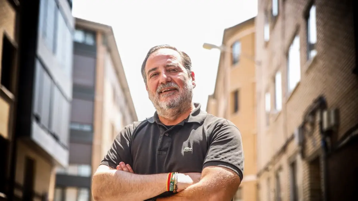 Hernando busca impulsar un cambio en la gestión municipal tras 20 años de gobierno del PSOE.