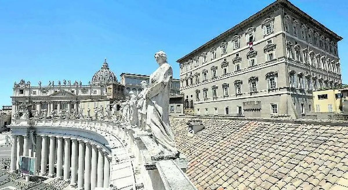 La implementación de un bistró en el Vaticano despierta tanto apoyo como críticas en la comunidad católica.