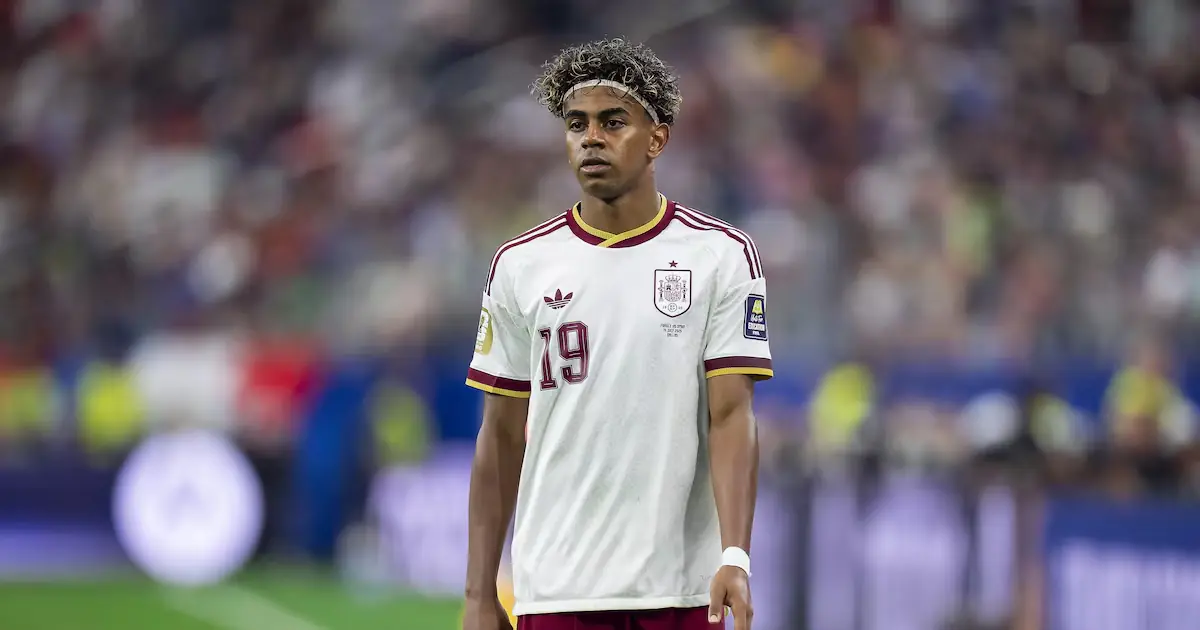 El joven atacante no entrenó al mismo ritmo que sus compañeros y preocupa a la selección española.