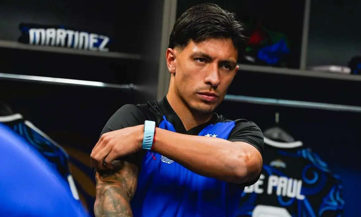El defensor expresa dolor por la derrota y resalta el esfuerzo del equipo argentino.