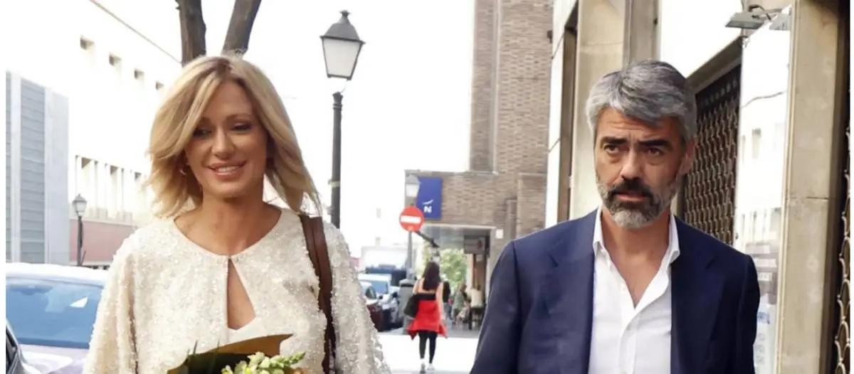 La pareja unió sus vidas en una ceremonia con 200 invitados en S’Agaró, destacándose en el mundo de la comunicación.