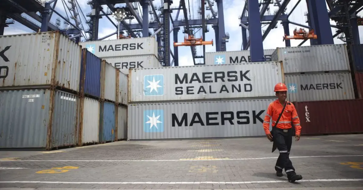El puerto de Lázaro Cárdenas impulsa el comercio automotriz en México y enfrenta nuevos desafíos logísticos.