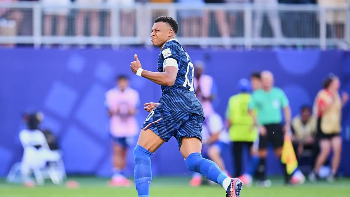 Francia alcanza los Cuartos de Final de la Copa del Mundo 2026 gracias a un penal de Mbappé.