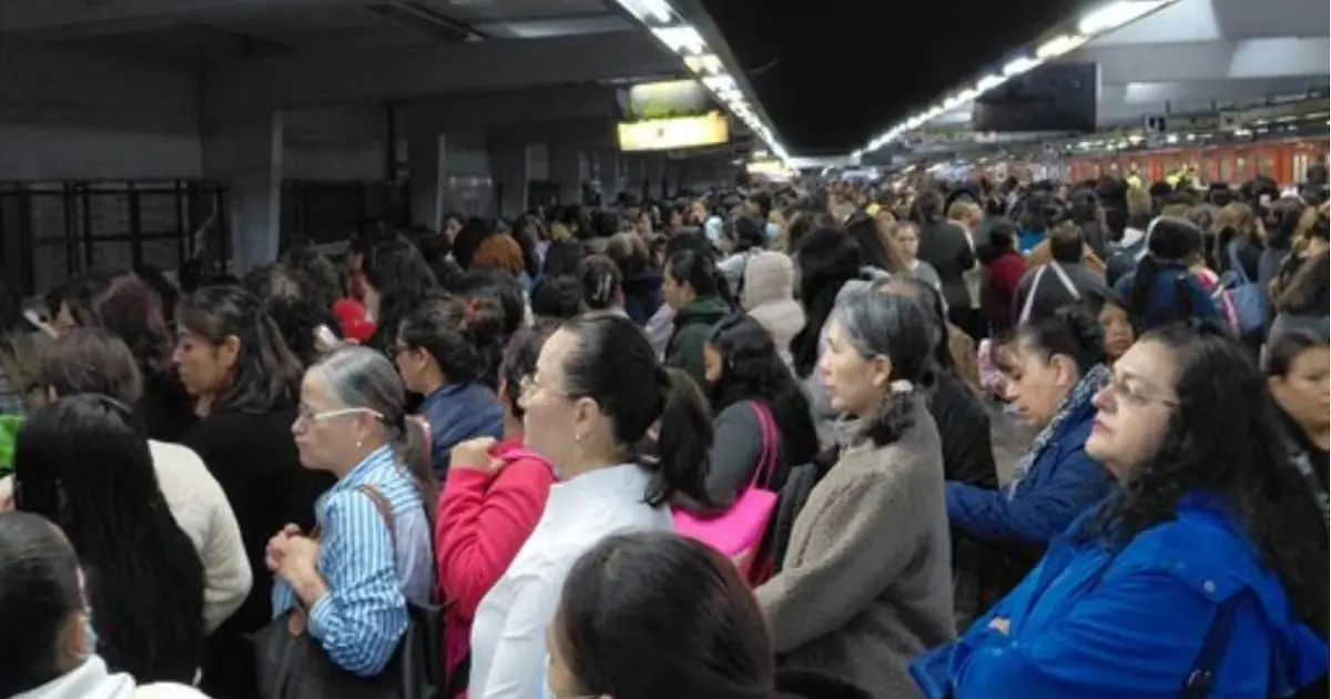 La llegada de trenes vacíos no bastó para mitigar las largas esperas en el servicio del Metro.