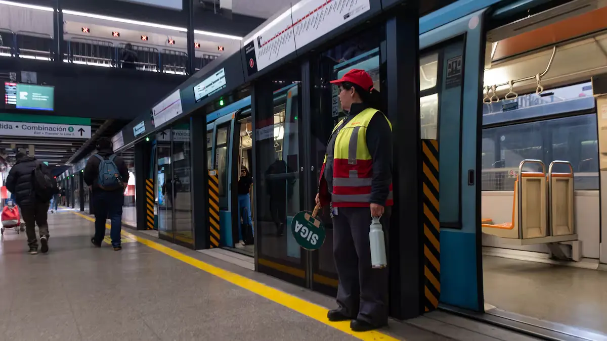 El proyecto busca mejorar la seguridad y reducir tiempos de espera en el transporte público.