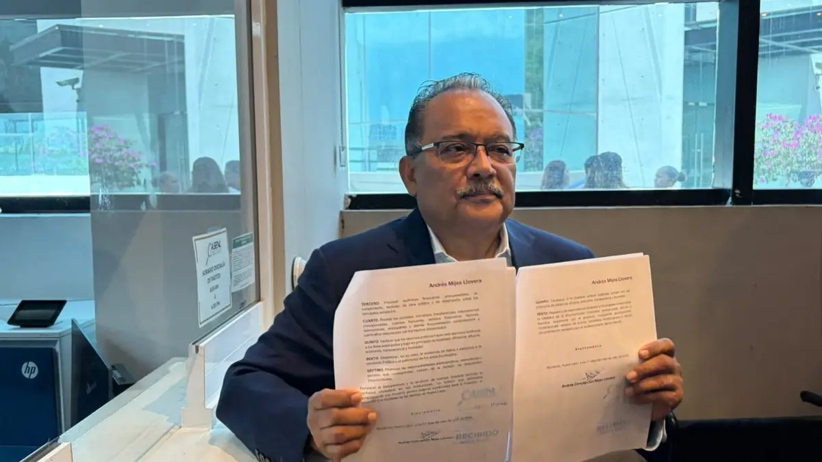 El aspirante a la gubernatura busca claridad en el uso de más de 6 mil millones de pesos.