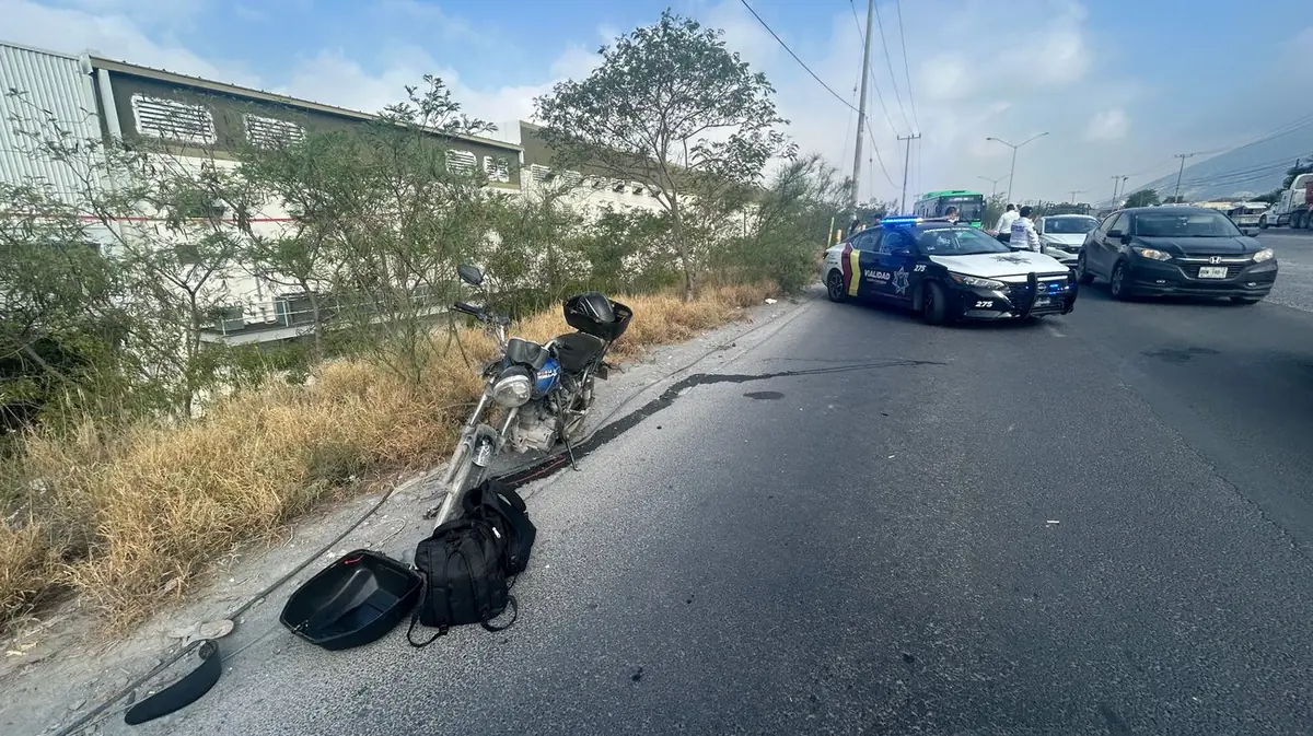 Un hombre de 29 años colisionó en la avenida Luis Donaldo Colosio, siendo trasladado a un hospital tras el accidente.