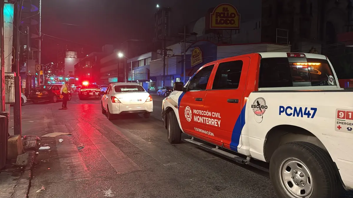 Una mujer sufrió múltiples lesiones tras un atropello en Monterrey, lo que ha generado preocupación por la seguridad vial en la zona.