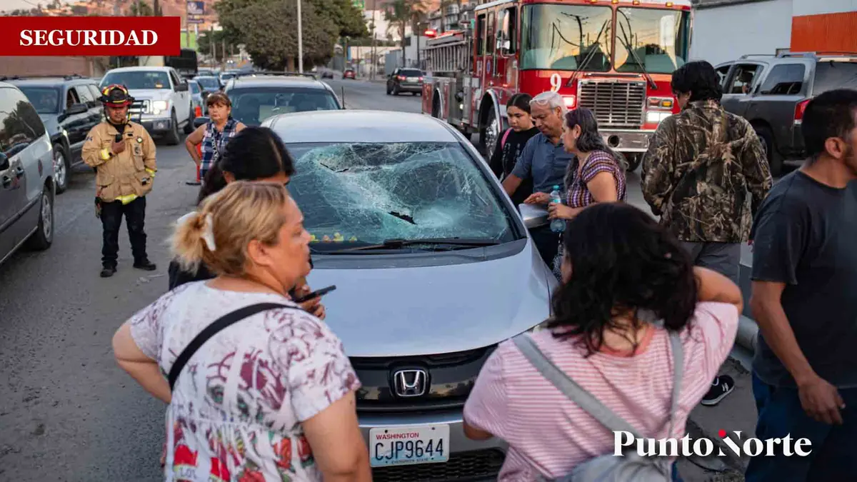Un accidente en el bulevar Gustavo Díaz Ordaz dejó varios vehículos dañados, pero sin heridos graves.