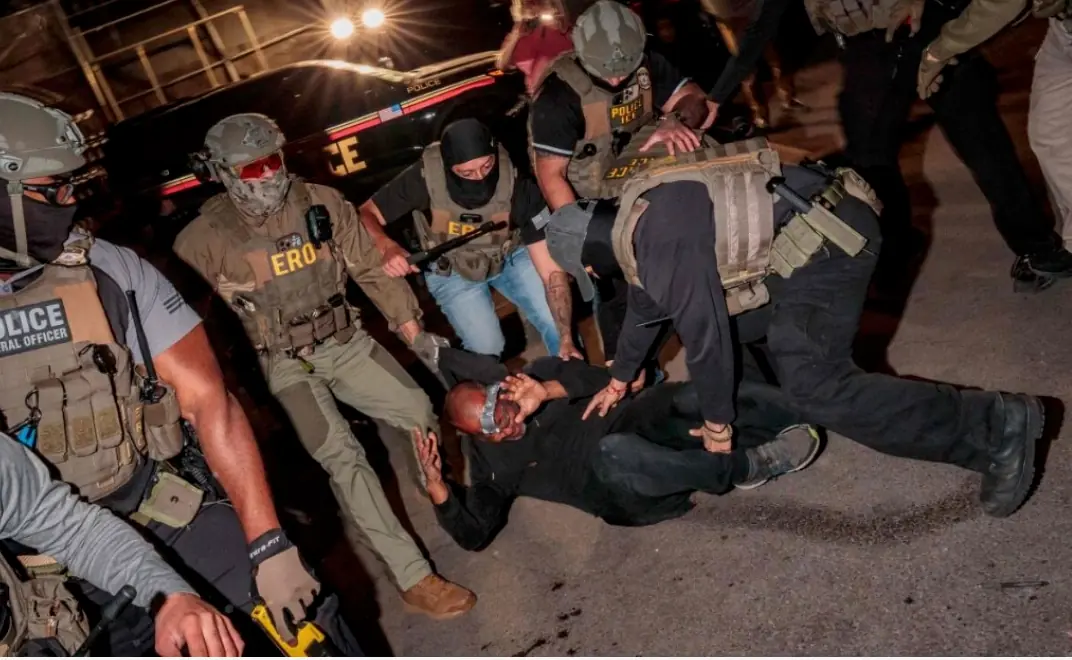 La acción legal busca justicia tras la reciente muerte de Lorenzo Salgado durante un operativo en Texas.