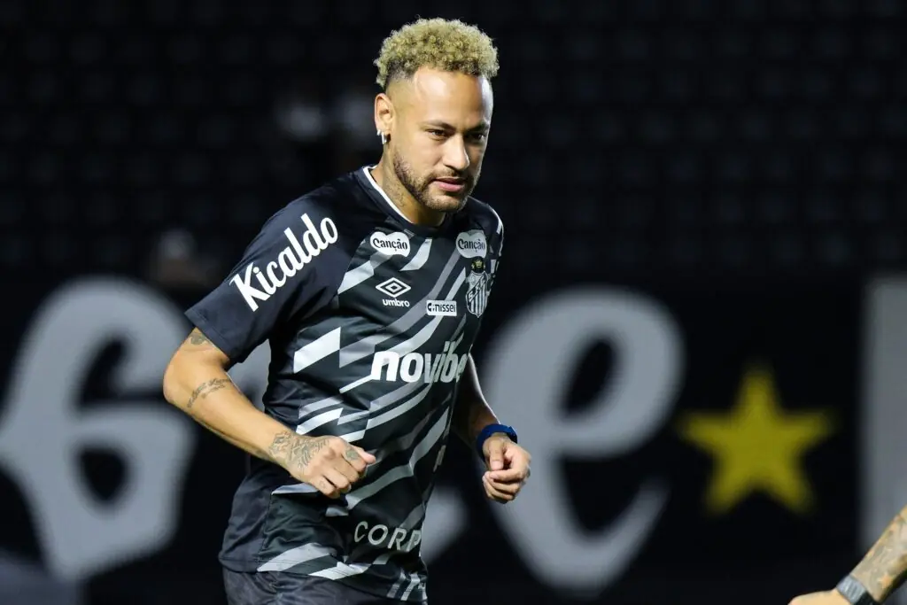 El resultado mantiene a Santos fuera de la zona de descenso en el Campeonato Brasileño.