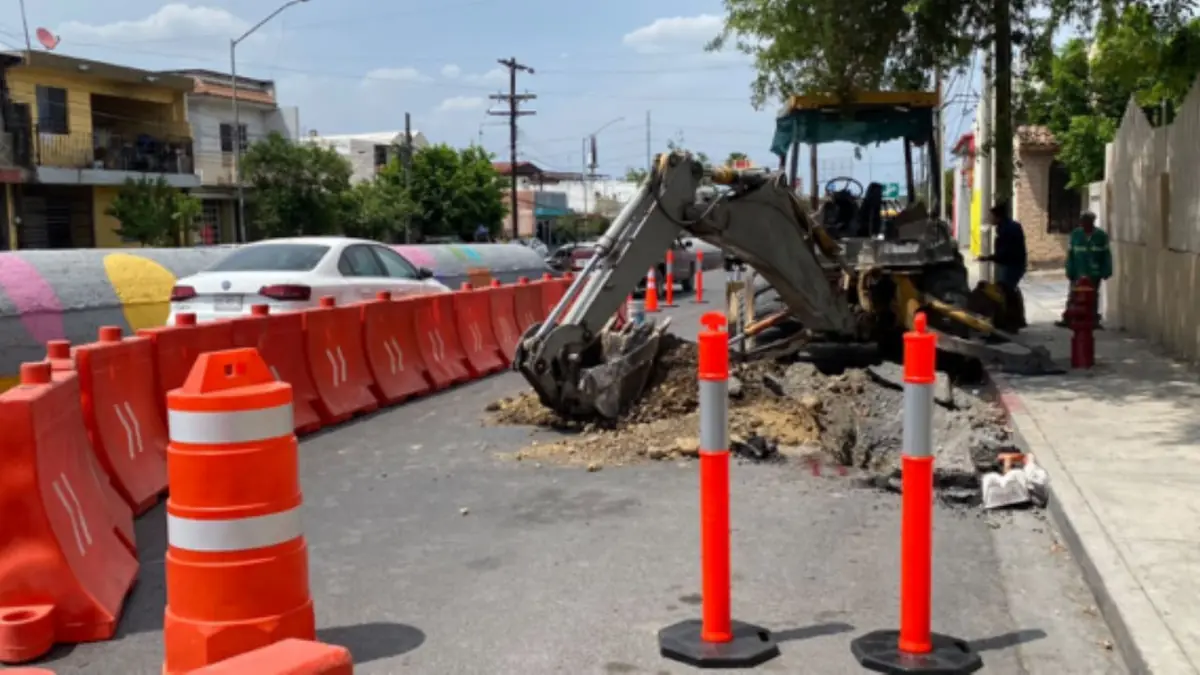 Las obras pluviales en Guadalupe se retrasan por la detección de una tubería de agua potable.