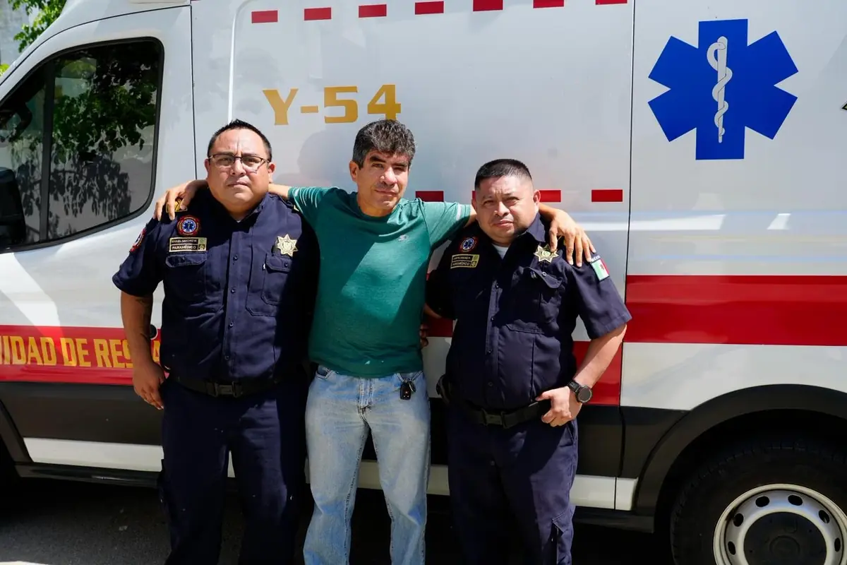 Sergio Fernández agradece a los paramédicos de la SSP por su intervención vital durante un accidente.