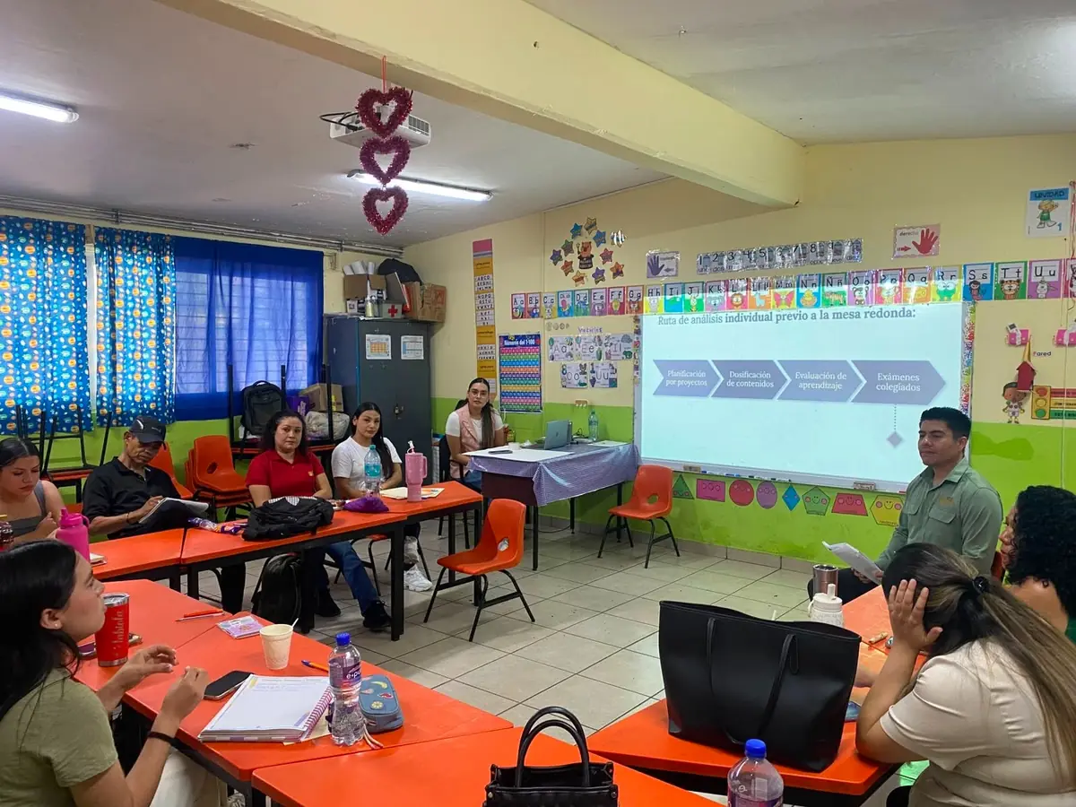 Las aportaciones de padres son esenciales para el funcionamiento de las escuelas públicas en Nuevo León.