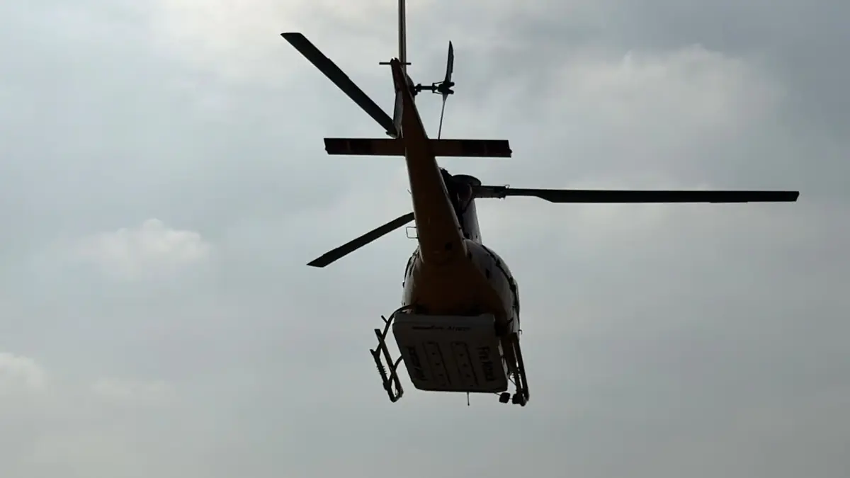 Se realizan acciones coordinadas por aire y tierra para contener el fuego en Agua Nueva.
