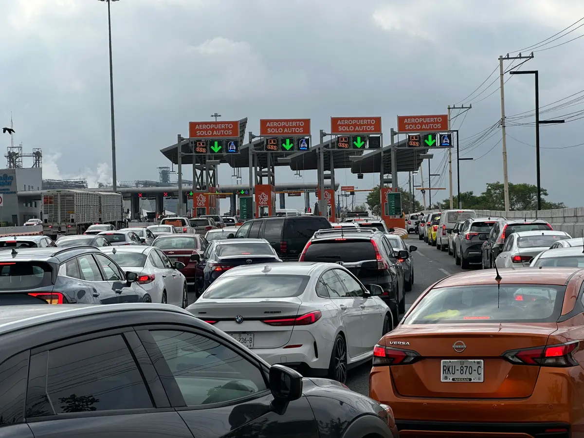 La vuelta del cobro ha causado espera de hasta 30 minutos en la caseta.
