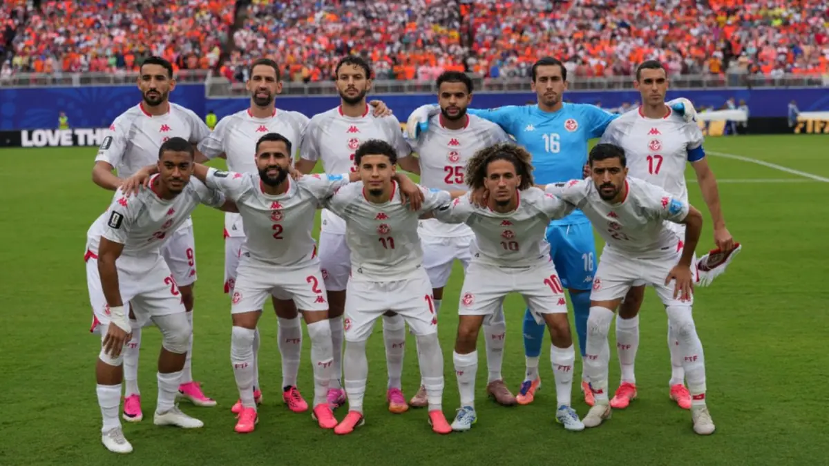 Ocho futbolistas tunecinos muestran rastros de clembuterol en controles antidopaje de la FIFA.