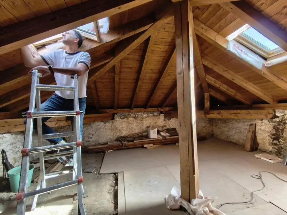 Javier Minguito invierte en la restauración de un palacio del siglo XIV.