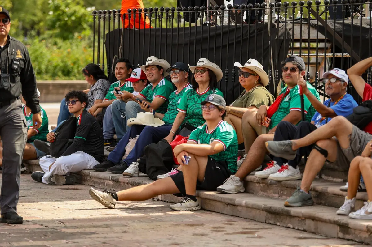 Nuevo León habilitará áreas adicionales con pantallas para el partido del domingo.