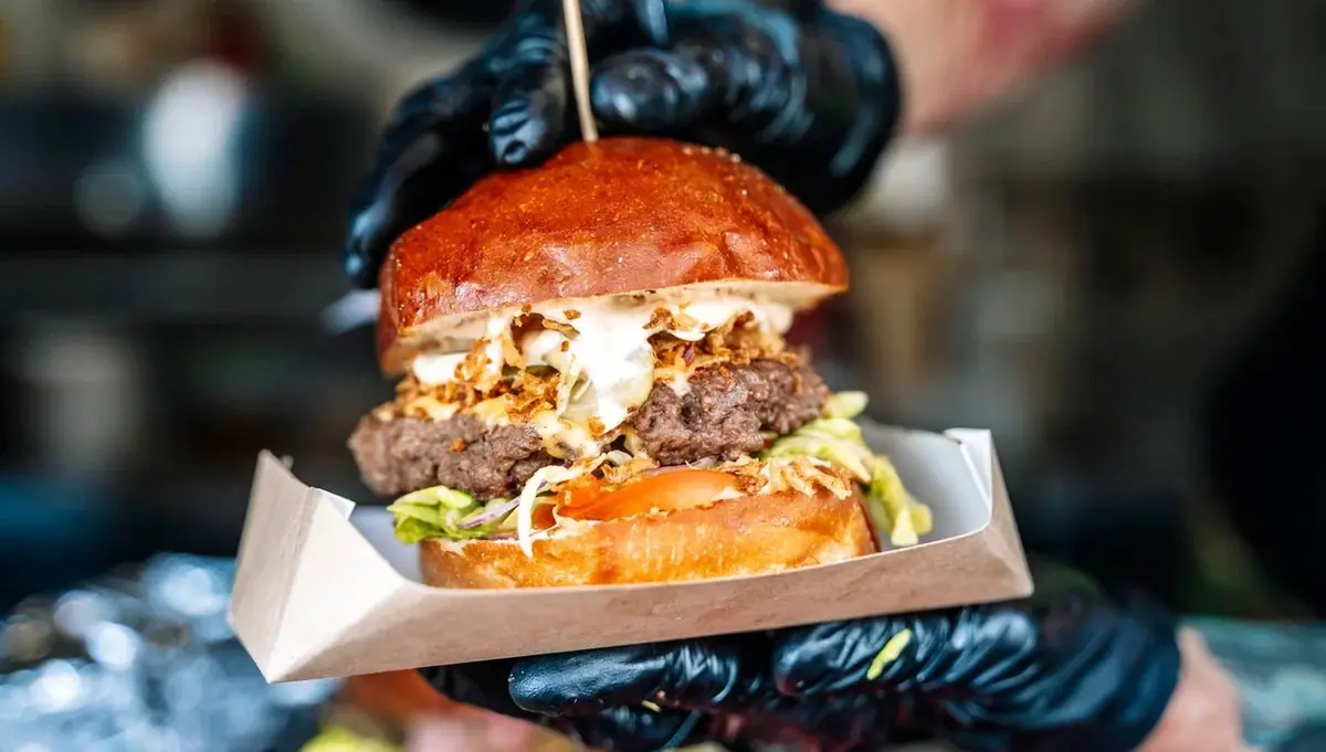 La competición gastronómica promete diversión, música en vivo y una amplia oferta de hamburguesas para todos.