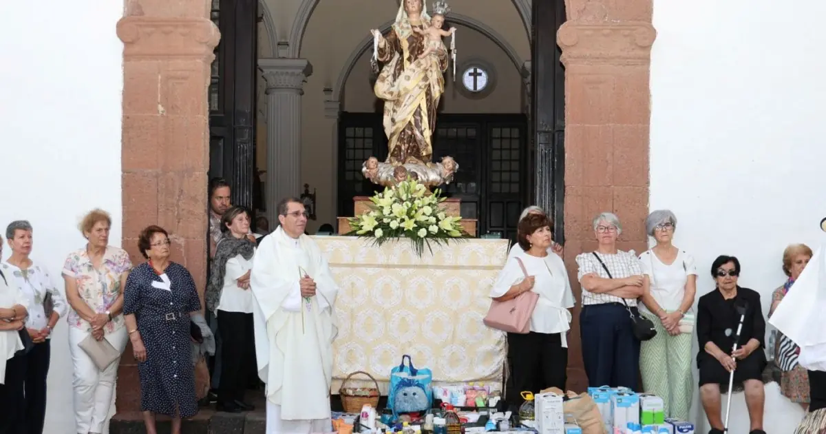 La ofrenda solidaria refleja el compromiso del pueblo con los más necesitados.