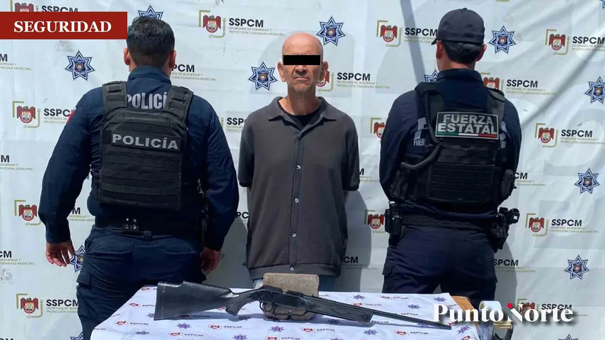 El ataque ocurrió durante un procedimiento judicial y dejó al cerrajero herido.