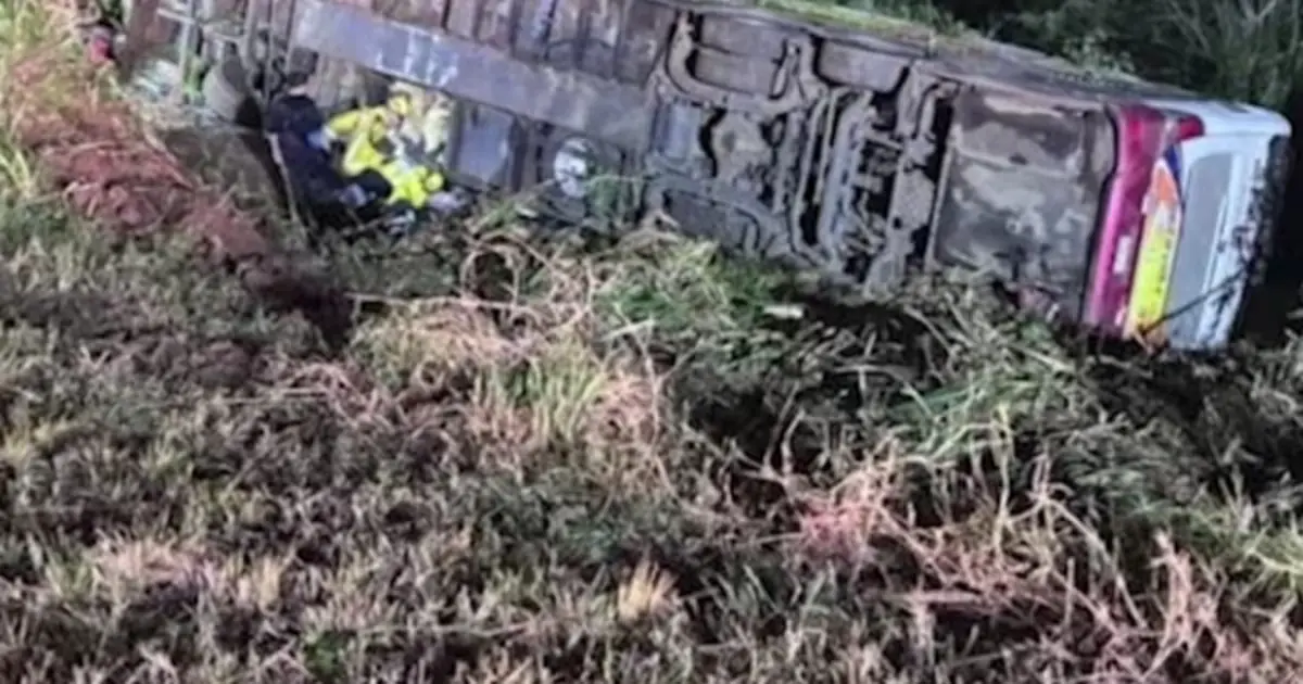 Un accidente mortal cobra la vida de tres paraguayas tras un viaje de danza en Brasil.