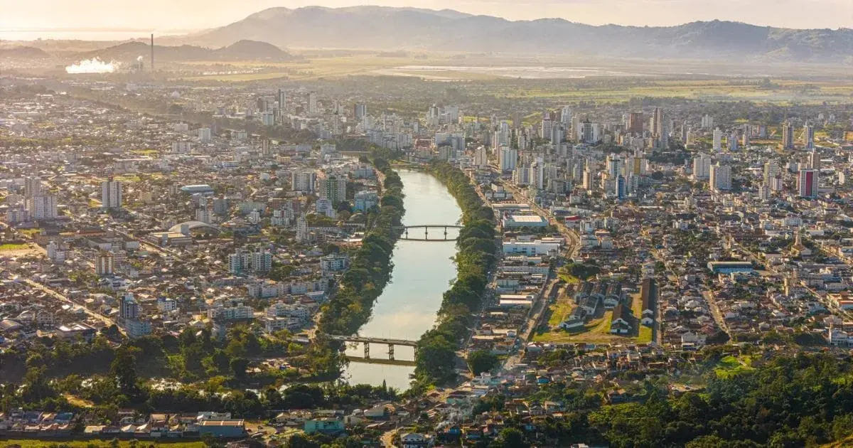 Datos del Atlas de Violencia 2026 revelan que Tubarão tiene la menor tasa de homicidios en la región.